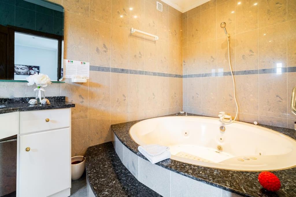 Casa Monte Beira Rio Touguinho Bagian luar foto